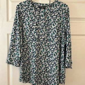 Karl Lagerfeld Floral Button Top Size 1X